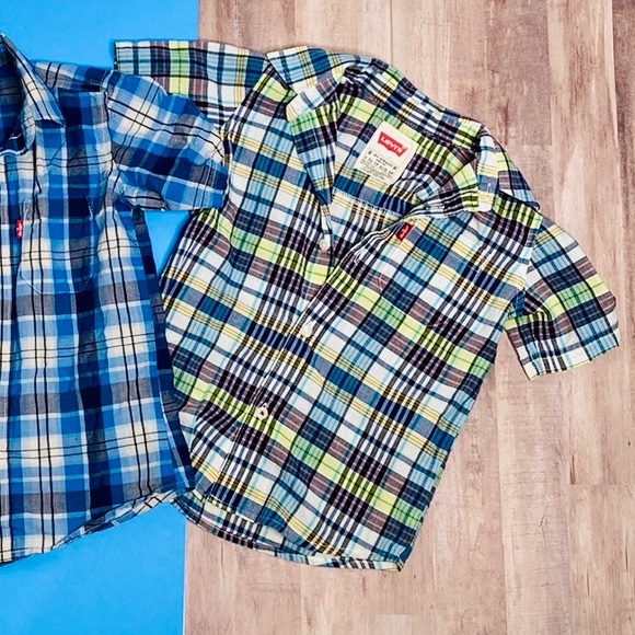 Two Plaid Levi Button Up 🔝 Shirts - Picture 6 of 9